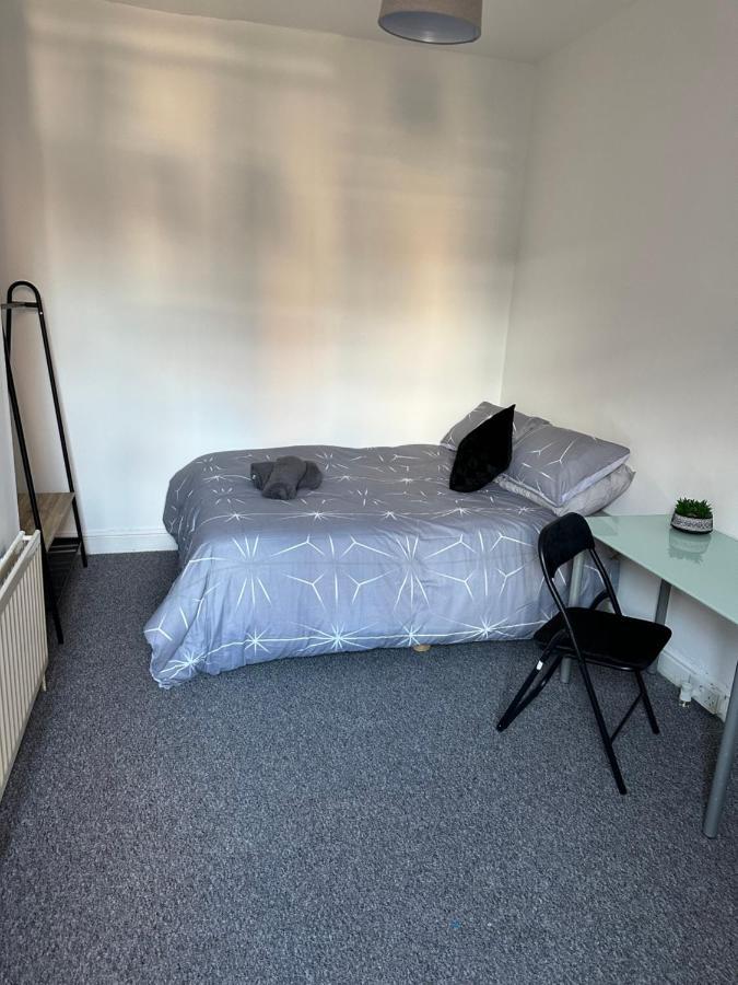 Tiye Estates Short Stay Stoke-on-Trent Eksteriør bilde